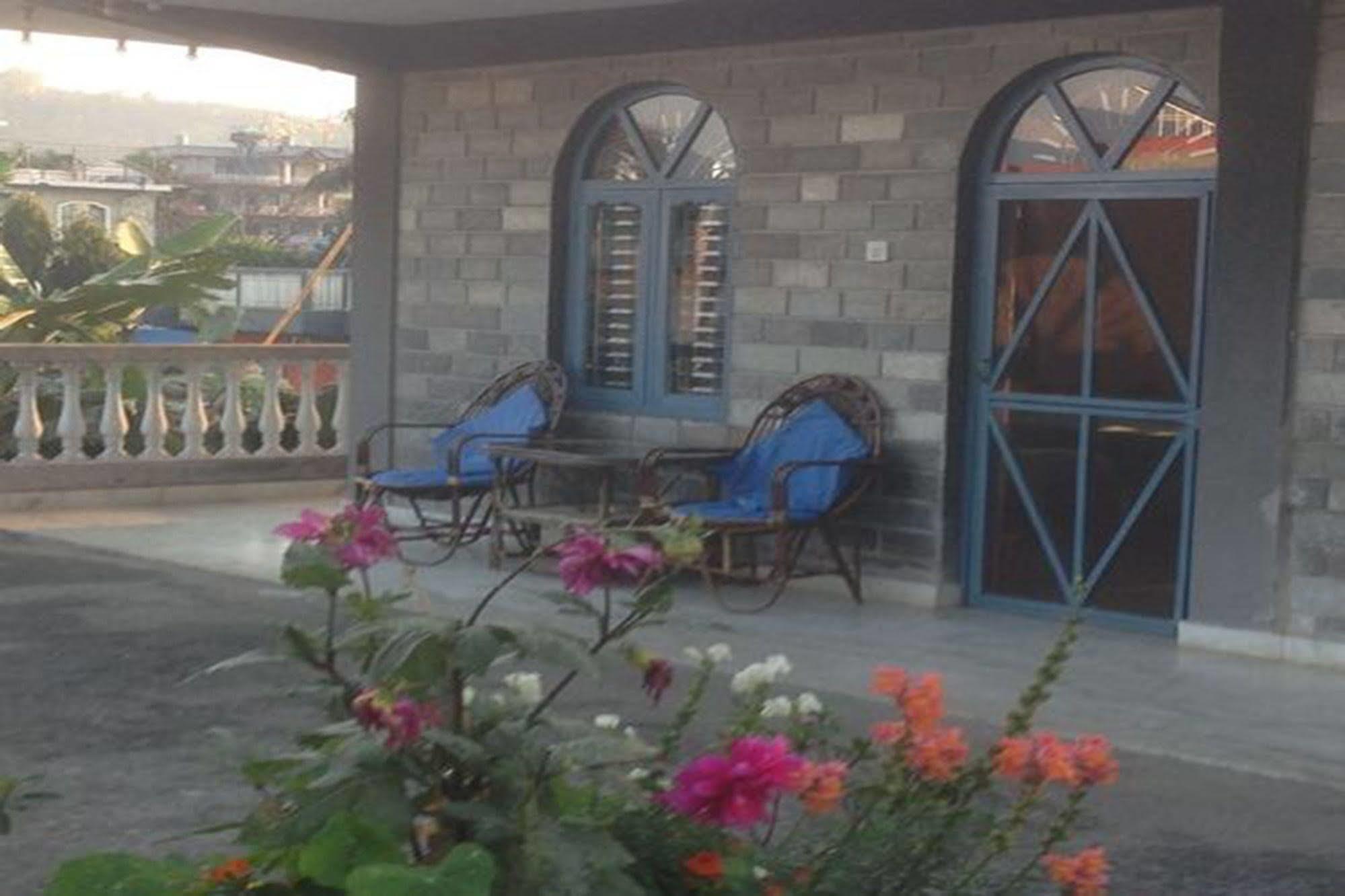 Sacred Valley Inn Pokhara Exterior foto